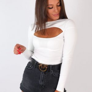 Bluza dama basic alba decupaj decolteu este o bluza din material tetra cu maneca lunga. In sezonul rece, aceasta bluza este perfecta pentru o multitudine de activitati.