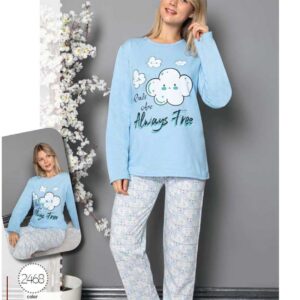 Pijama Dama Vatuita Cloudy Bleu din bumbac gros. Setul conține bluză și pantaloni lungi cu imprimeu. Este confortabila și potrivită pentru sezonul rece.