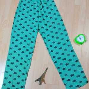 Pantaloni Dama Vatuiti Marimi Mari Turcoaz sunt confectionati din bumbac premium. Au croială lejeră și material delicat, perfecte pentru confortul tău!