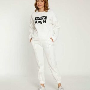 Trening Dama Vatuit Angel Alb este format din bluza cu maneca lunga, pantaloni lungi cu elastic la gleznă. Alege si tu confortul la preturi competitive!