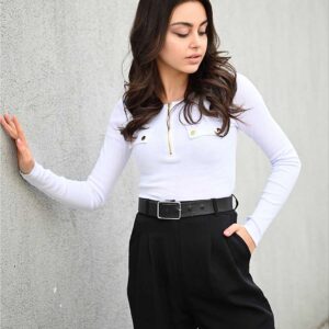 Bluza basic cu fermoar Alb din bumbac striat tetra. Etaleaza-ți feminitatea cu bun gust! Alege culoarea preferata si simte-te sexy!