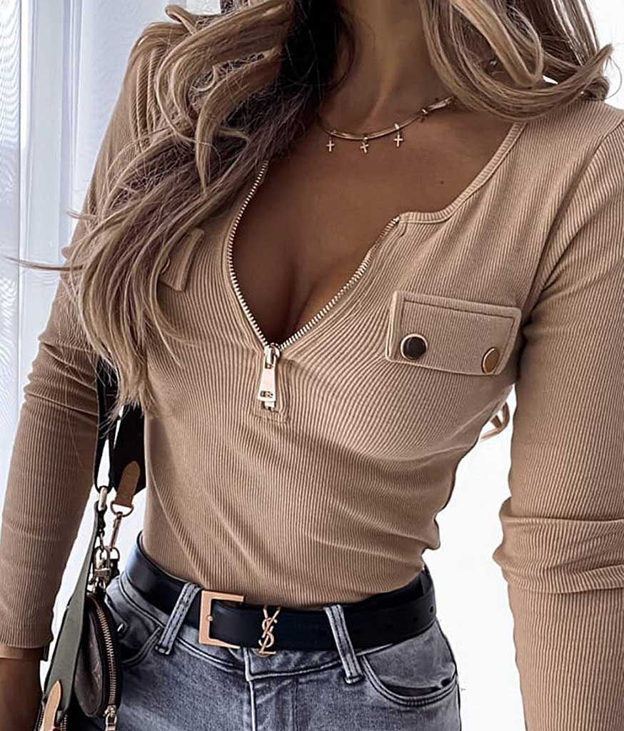 Bluza basic cu fermoar Bej din bumbac striat tetra. Etaleaza-ți feminitatea cu bun gust! Alege culoarea preferata si simte-te sexy!