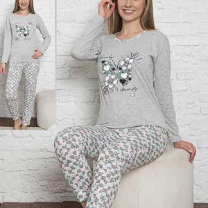 Pijama Bumbac Fin Dama Fluturas din bumba fin. Bluză și pantaloni lungi sunt cu imprimeu, materialul este fin si delicat. Alege confortul la preturi mici!