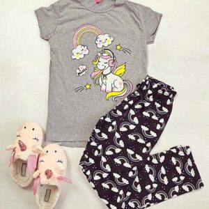 Pijama Dama Bumbac Pantaloni Lungi Unicorn din bumbac. Potrivita persoanelor visatoare, iubitoare de confort. Alege confortul pentru un somn odihnitor!