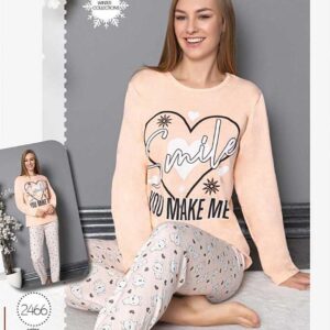 Pijama Bumbac Vatuit Roz Piersica din bumbac vatuit. Setul conține bluză și pantaloni lungi cu imprimeu motivational. Este ideală pentru zilele leneșe!