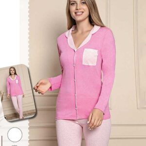 Pijama cu Nasturi Dama 2 Piese confectionata din bumbac fin. Pantalonii si bluza stil camasa sunt confortabile și feminine. Calitate la preturi mici!