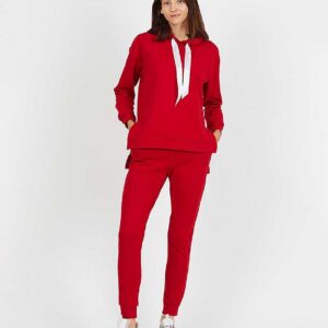 Trening Asimetric Bumbac Rosu este confecționat din bumbac. Hanoracul asimetric si pantalonii lungi iti vor da o nota cool. Alege culoarea preferata!