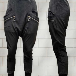 Pantaloni Dama Catifea Urban Cargo Negru sunt confectionati din catifea fina. Au croiala moderna cu buzunare. Sunt lejeri si versatili la un pret accesibil.