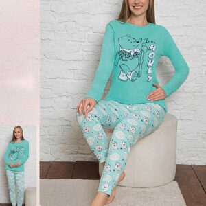 Pijama Lunga Dama Bumbac Bear Turcoaz din bumbac. Setul conține bluza si pantaloni lungi imprimati cu ursuleti. Este lejeră, creată special pentru tine!