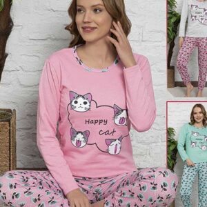 Pijama Vatuita Dama Happy Cat din bumbac vatuit. Bluza cu maneca lunga si pantalonii lungi sunt confortabile si calduroase. Alege smart pentru vreme rece!