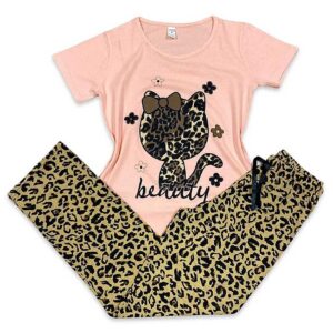 Pijama tricou pisica roz/animal print din 100% bumbac. Setul conține tricou și pantaloni lungi cu animal print. Alege culoarea preferata!
